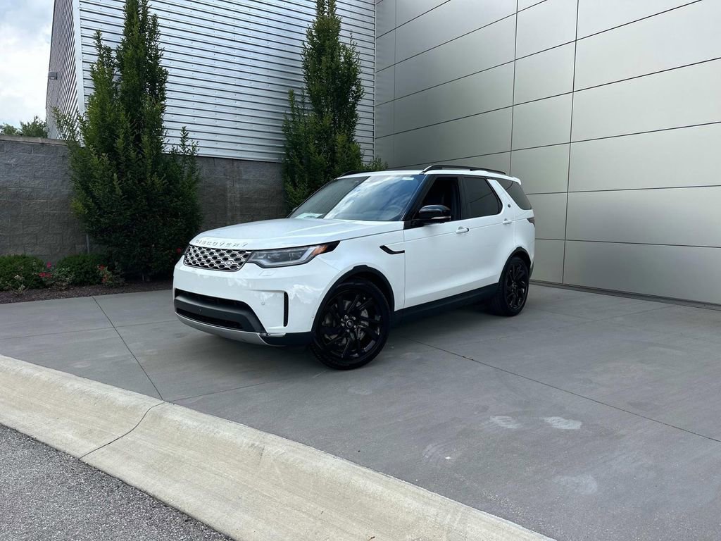 New 2025 Land Rover Discovery S