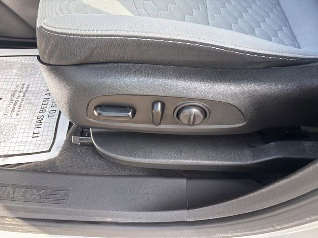 Used 2020 Chevrolet Equinox LS w/ LS Convenience Package image 11