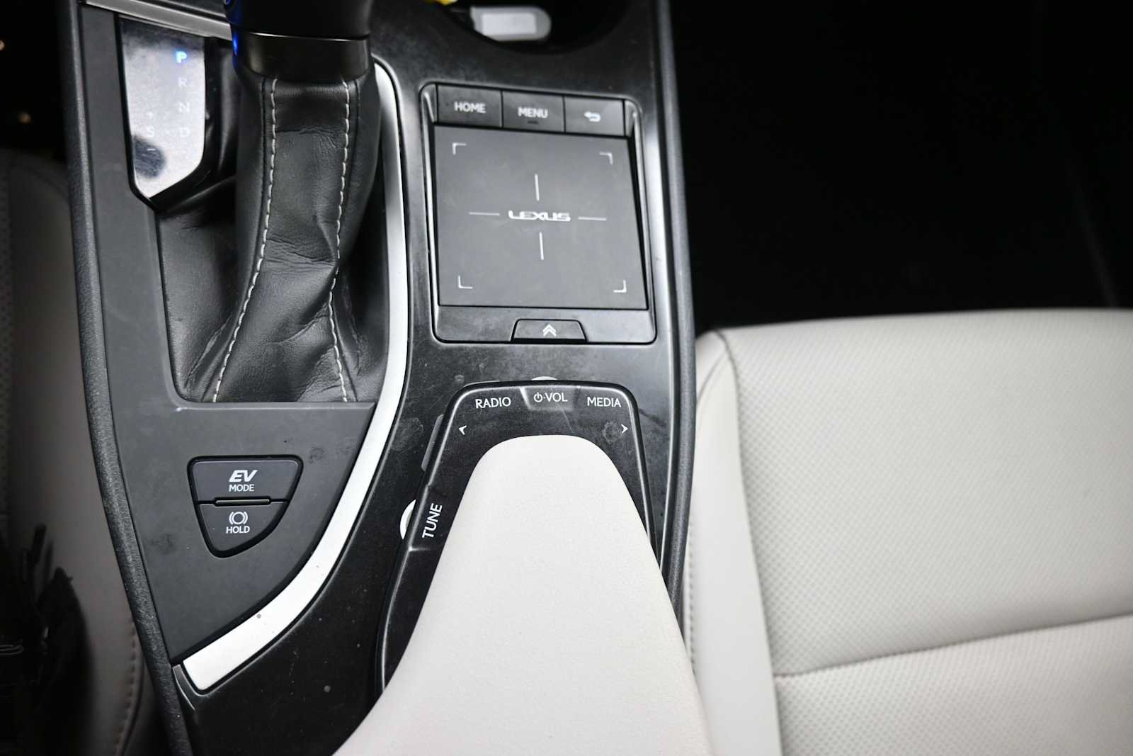 Used 2021 Lexus UX 250h w/ Premium Package AWD/4WD image 17