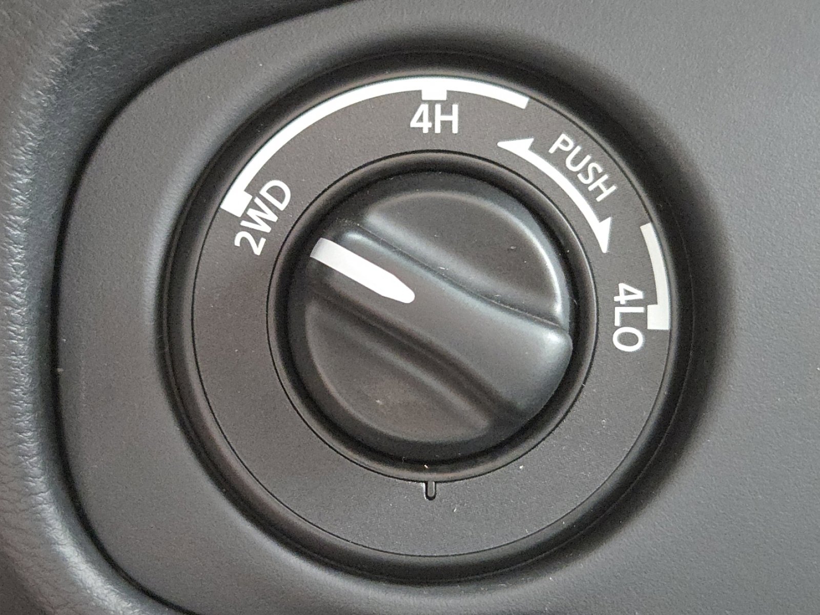 Used 2023 Nissan Frontier SV image 4