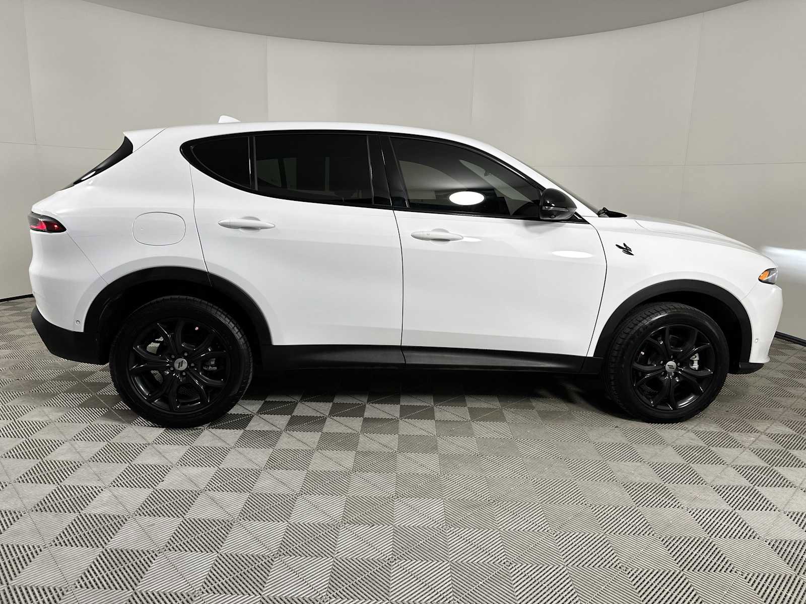 Used 2023 Dodge Hornet GT w/ Tech Pack w/o Parking image 9