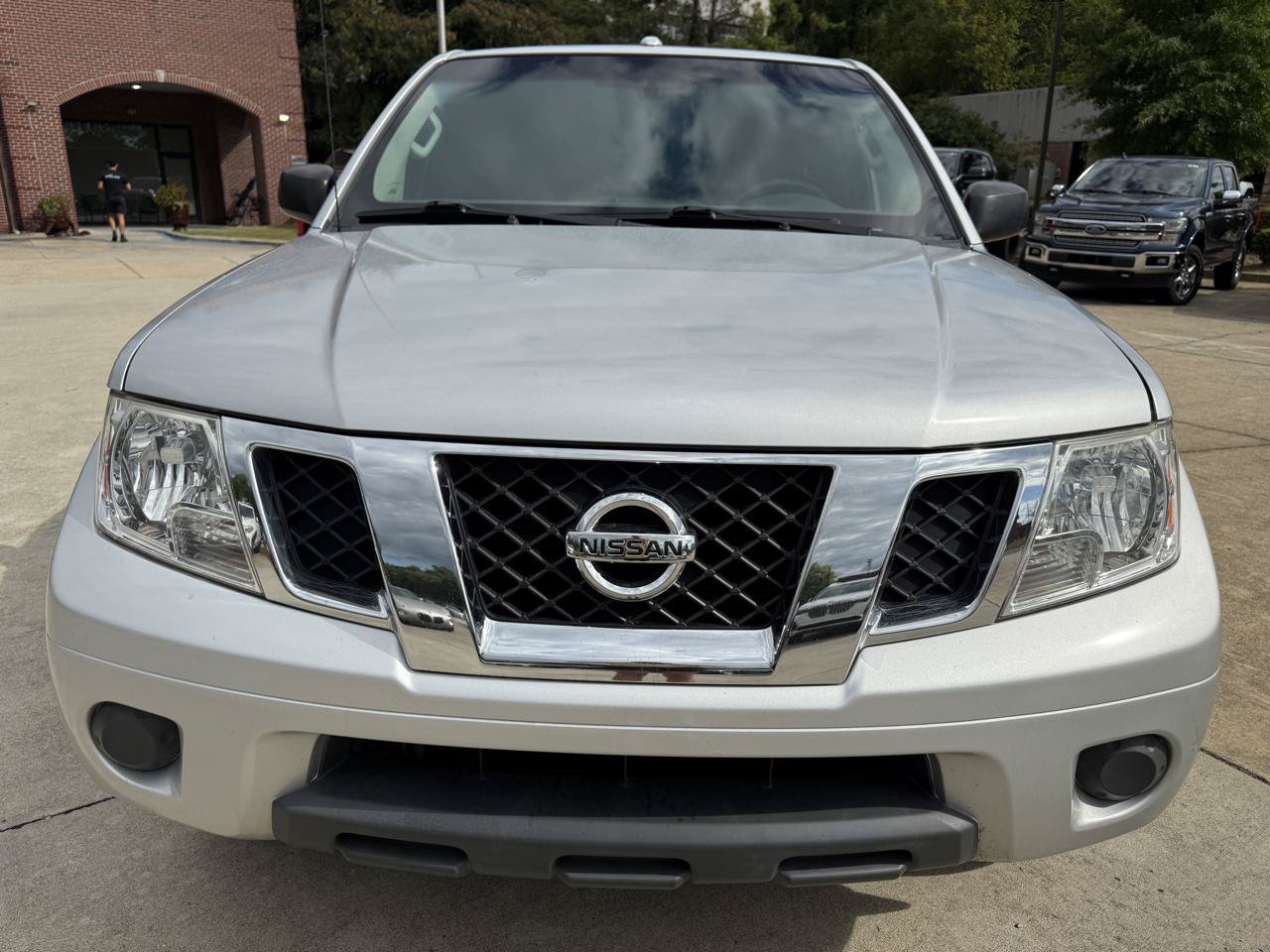 Used 2017 Nissan Frontier SV RWD image 6