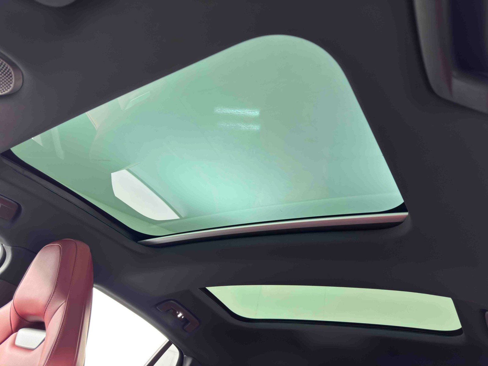 Used 2024 Porsche Panamera image 12