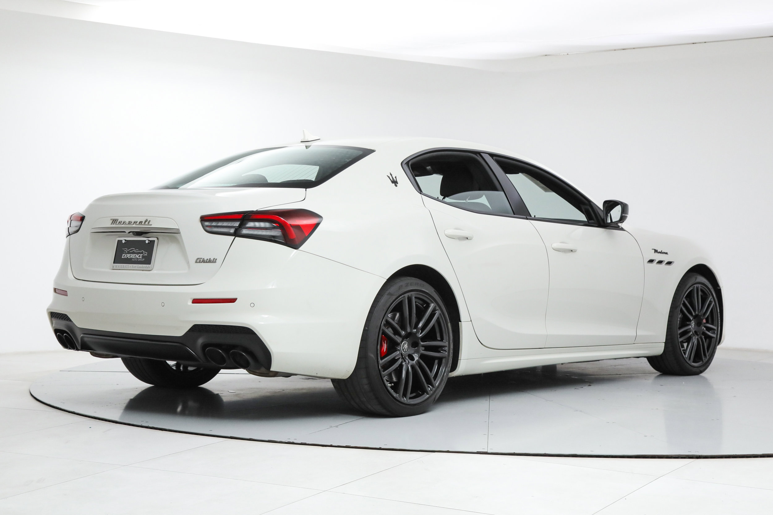 Certified 2023 Maserati Ghibli Modena image 5