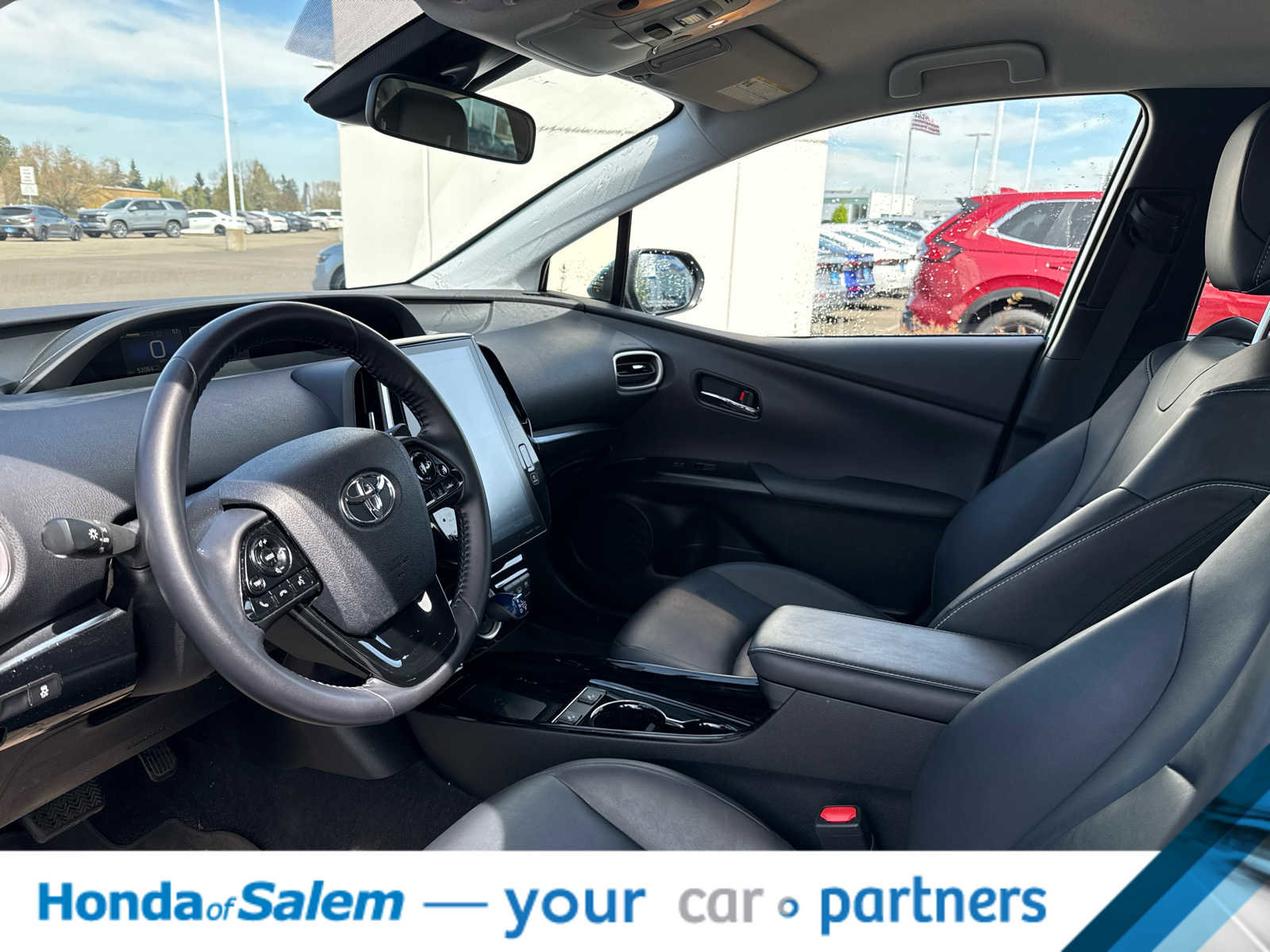 Used 2021 Toyota Prius Prime XLE image 2