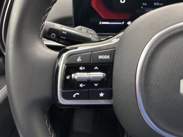 Used 2025 Kia Sorento S image 11