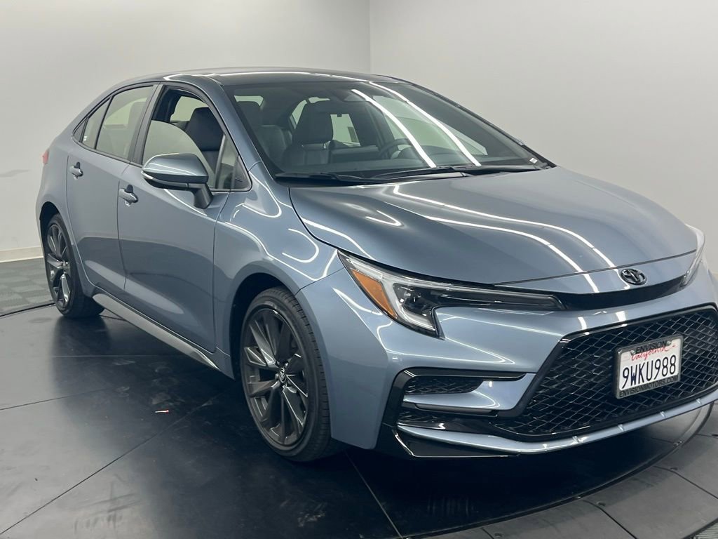 Used 2026 Toyota Corolla SE image 2