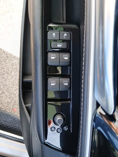 Used 2024 Jeep Wagoneer L Series II w/ Flexible Seating Group AWD/4WD image 51