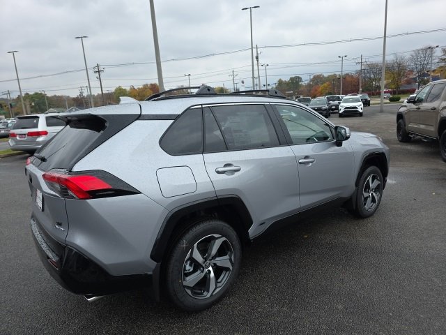 New 2025 Toyota RAV4 SE image 5