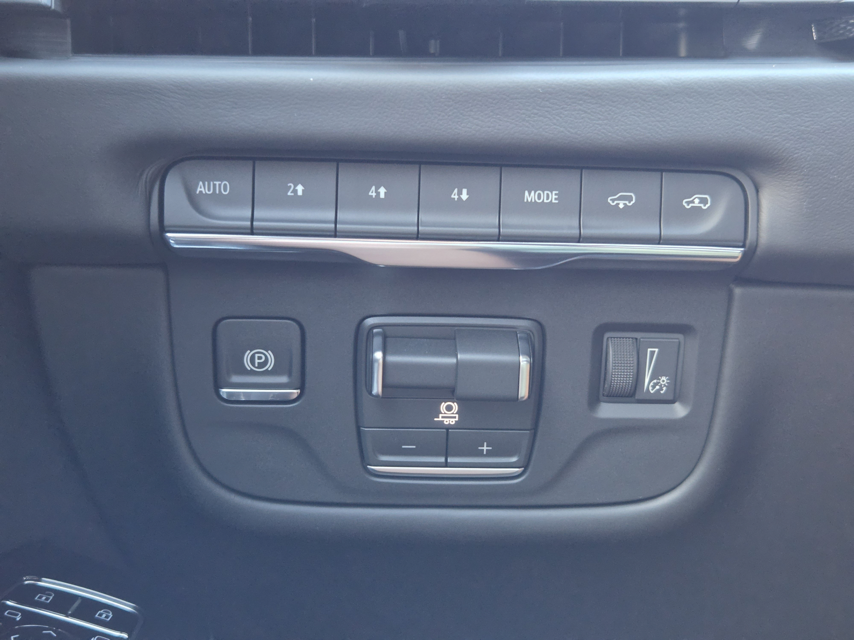 Used 2026 Cadillac Escalade Platinum Sport w/ LPO, ONYX Package AWD/4WD image 16