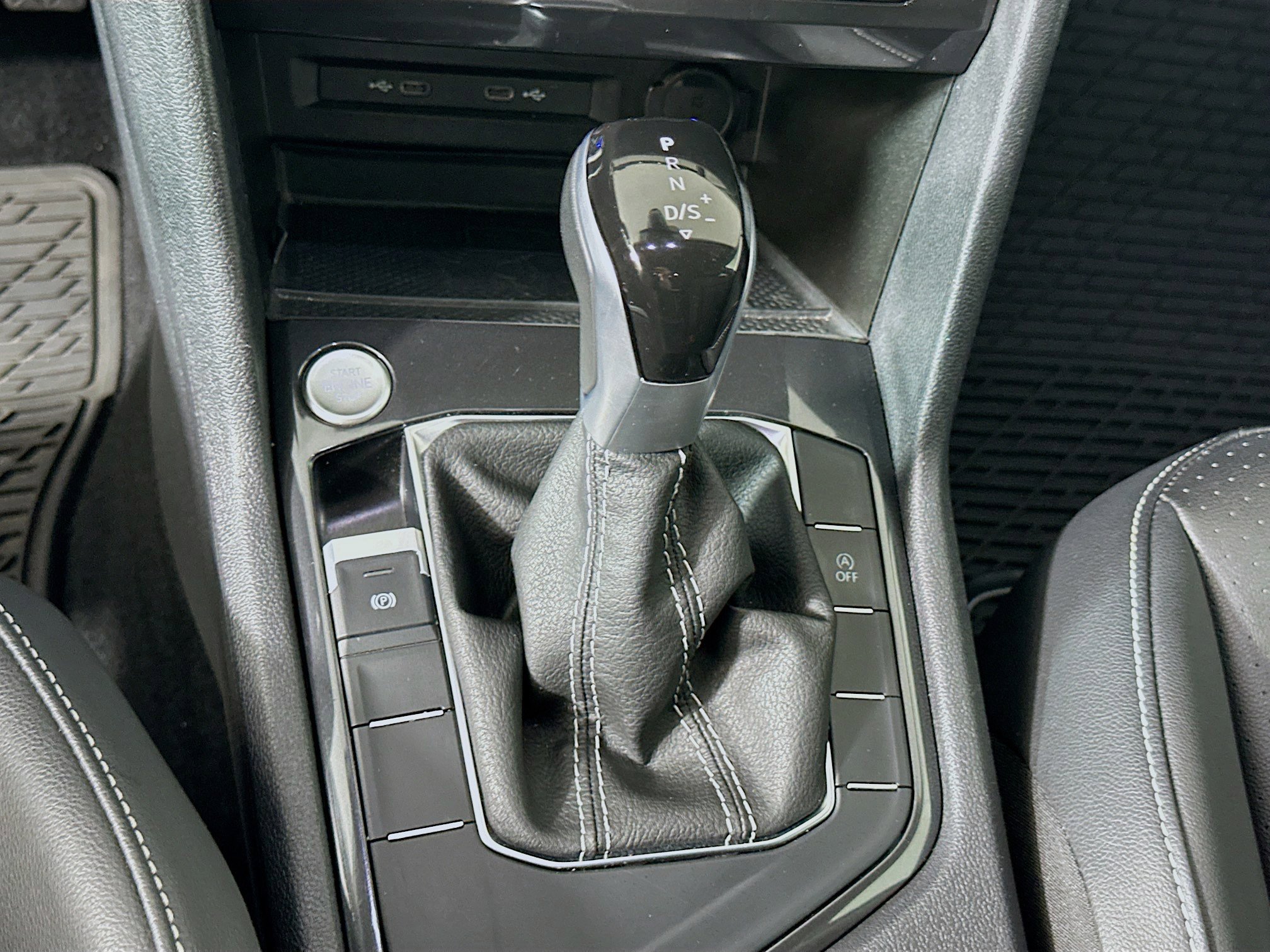 Used 2023 Volkswagen Tiguan SE image 24