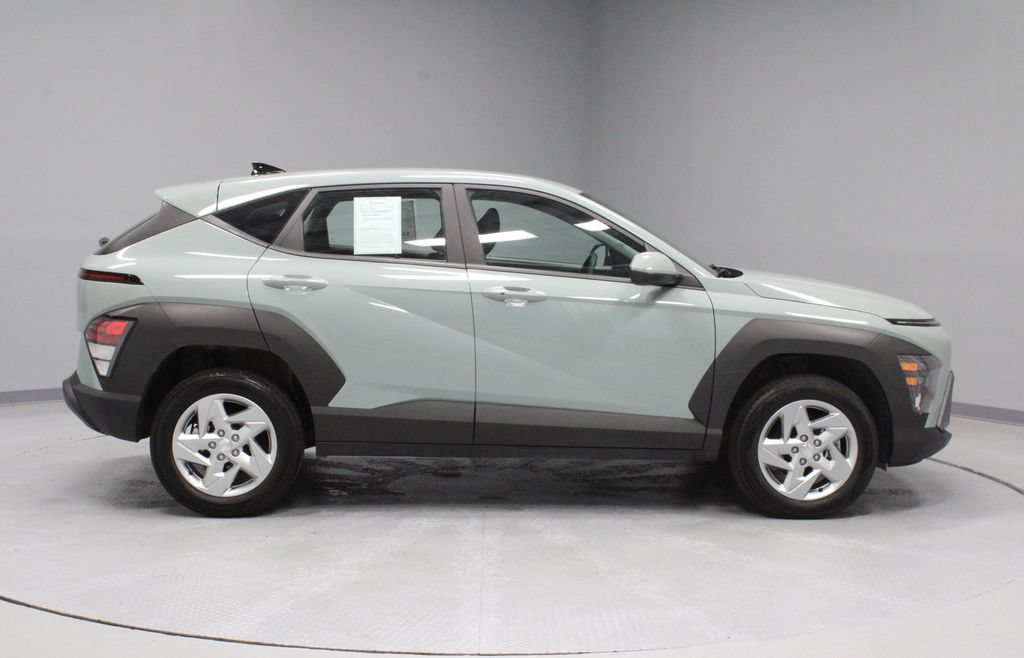 Used 2024 Hyundai Kona SE AWD/4WD image 11