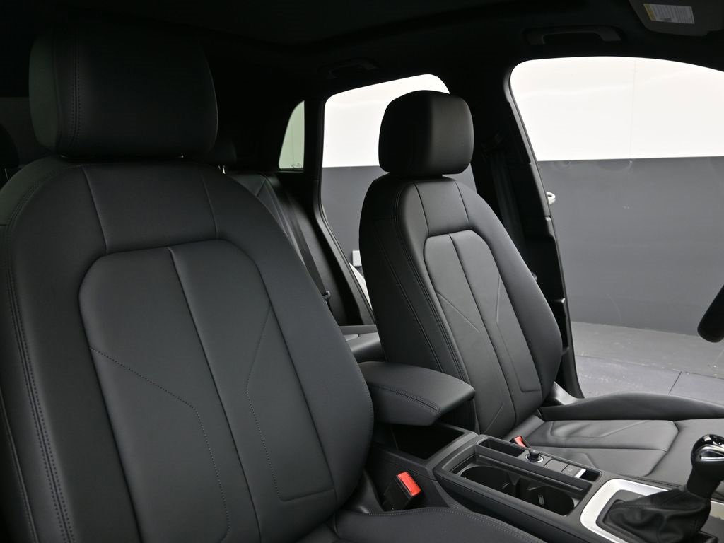 New 2025 Audi Q3 2.0T Premium image 13
