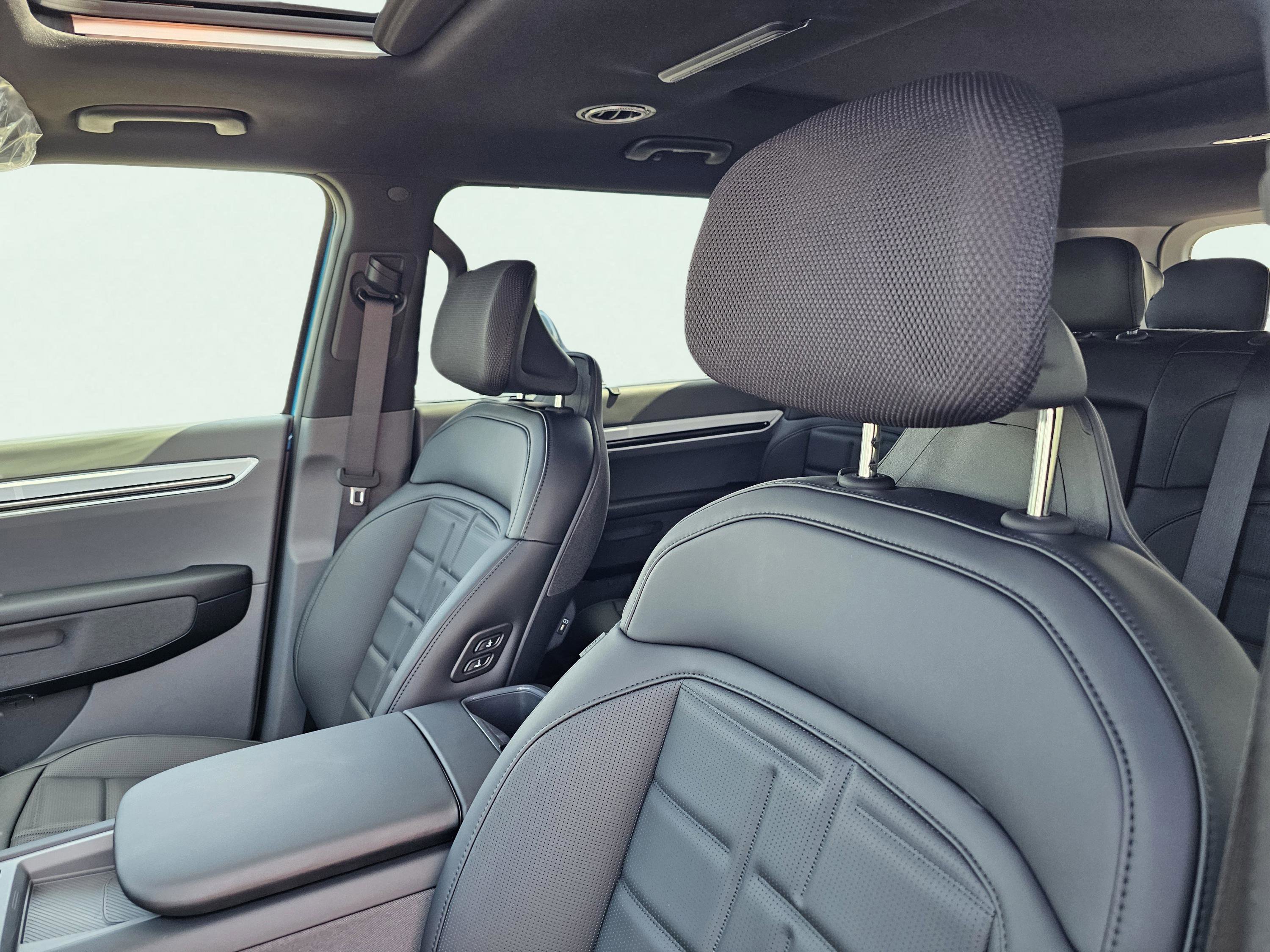 New 2026 Kia EV9 Land w/ Nightfall Edition Package image 11