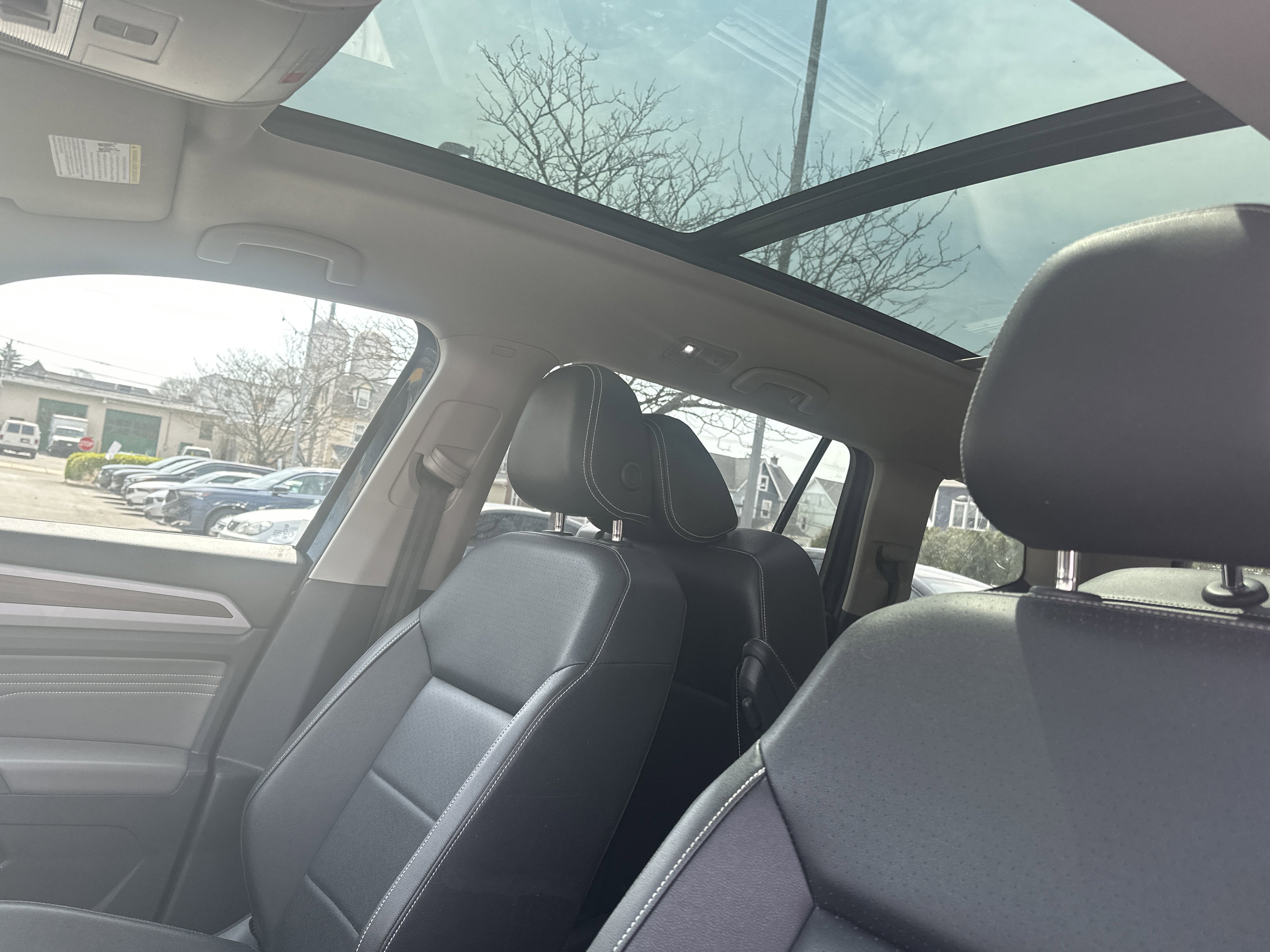 Used 2023 Volkswagen Atlas SEL image 9