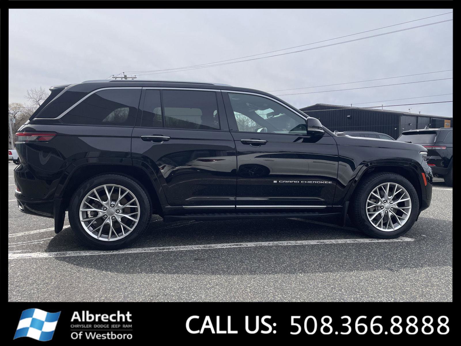 Used 2023 Jeep Grand Cherokee Summit w/ Adv Protech Group IV image 6