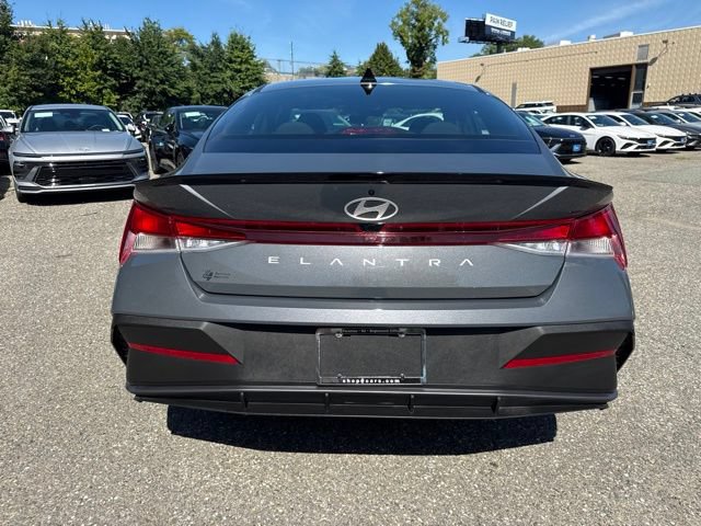 Used 2026 Hyundai Elantra Sport FWD image 18