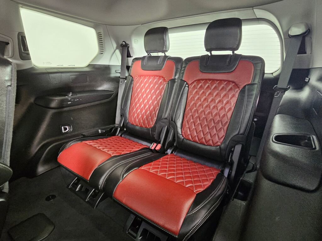 Used 2023 Jeep Grand Cherokee L Laredo AWD/4WD image 34