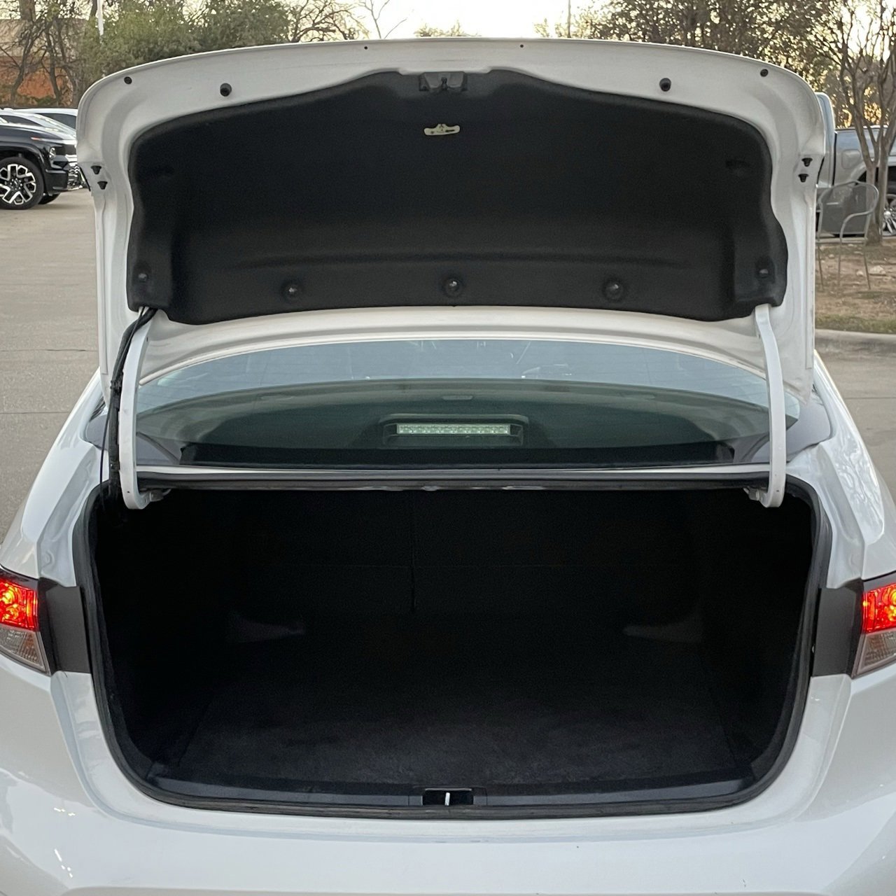 Used 2024 Toyota Corolla LE image 23