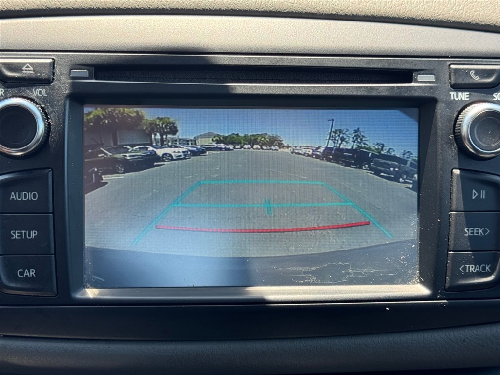 Used 2018 Toyota Yaris L FWD image 14