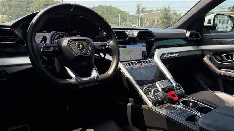 Used 2020 Lamborghini Urus AWD/4WD image 33