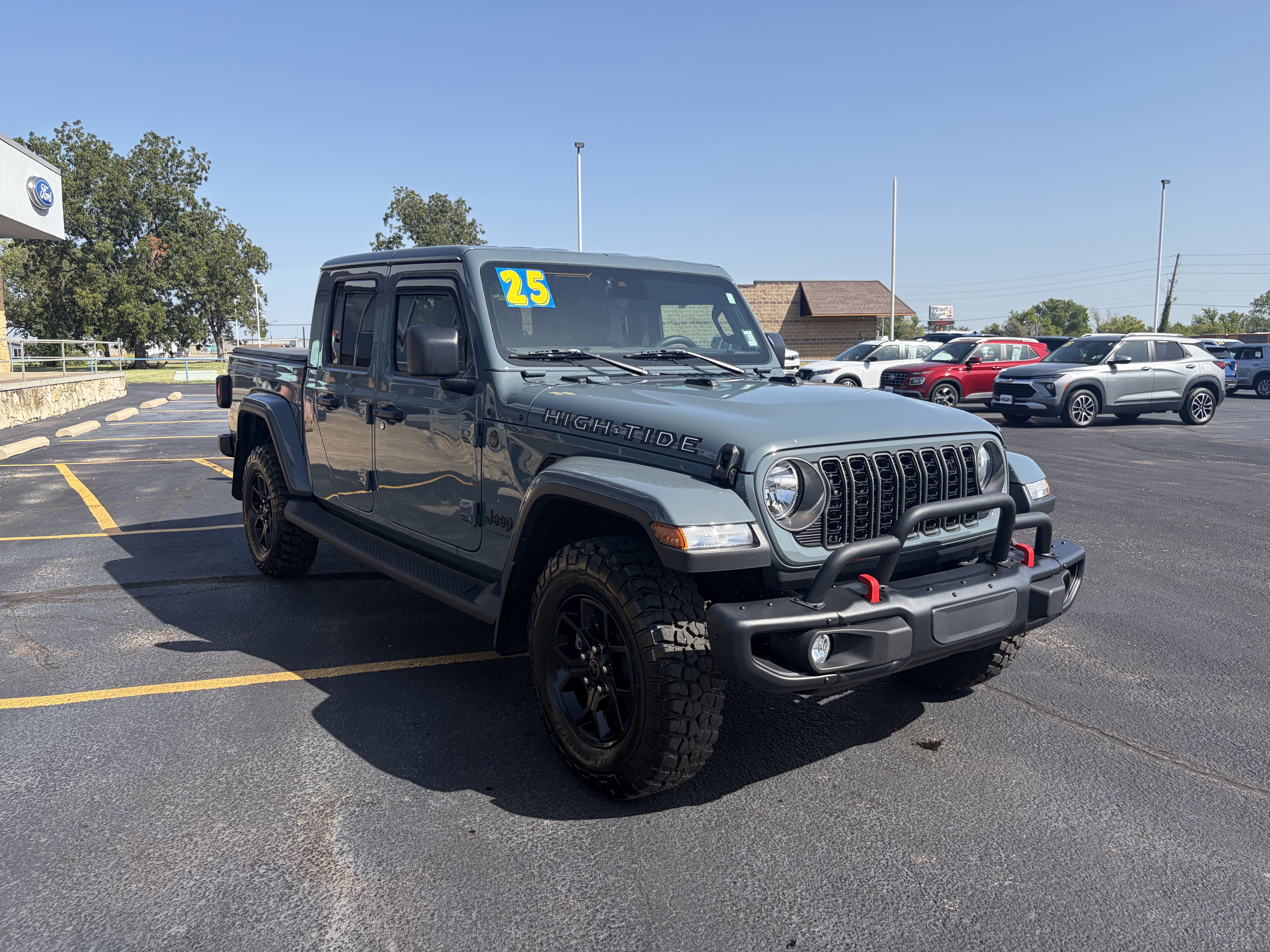 Used 2025 Jeep Gladiator Sport AWD/4WD image 4