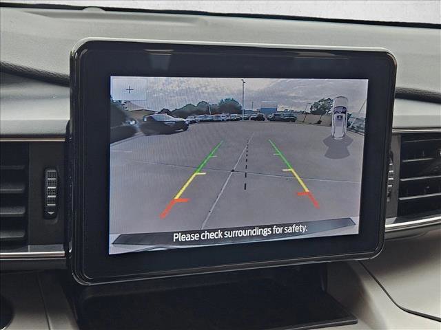 Used 2023 Ford Explorer XLT w/ Equipment Group 202A image 14