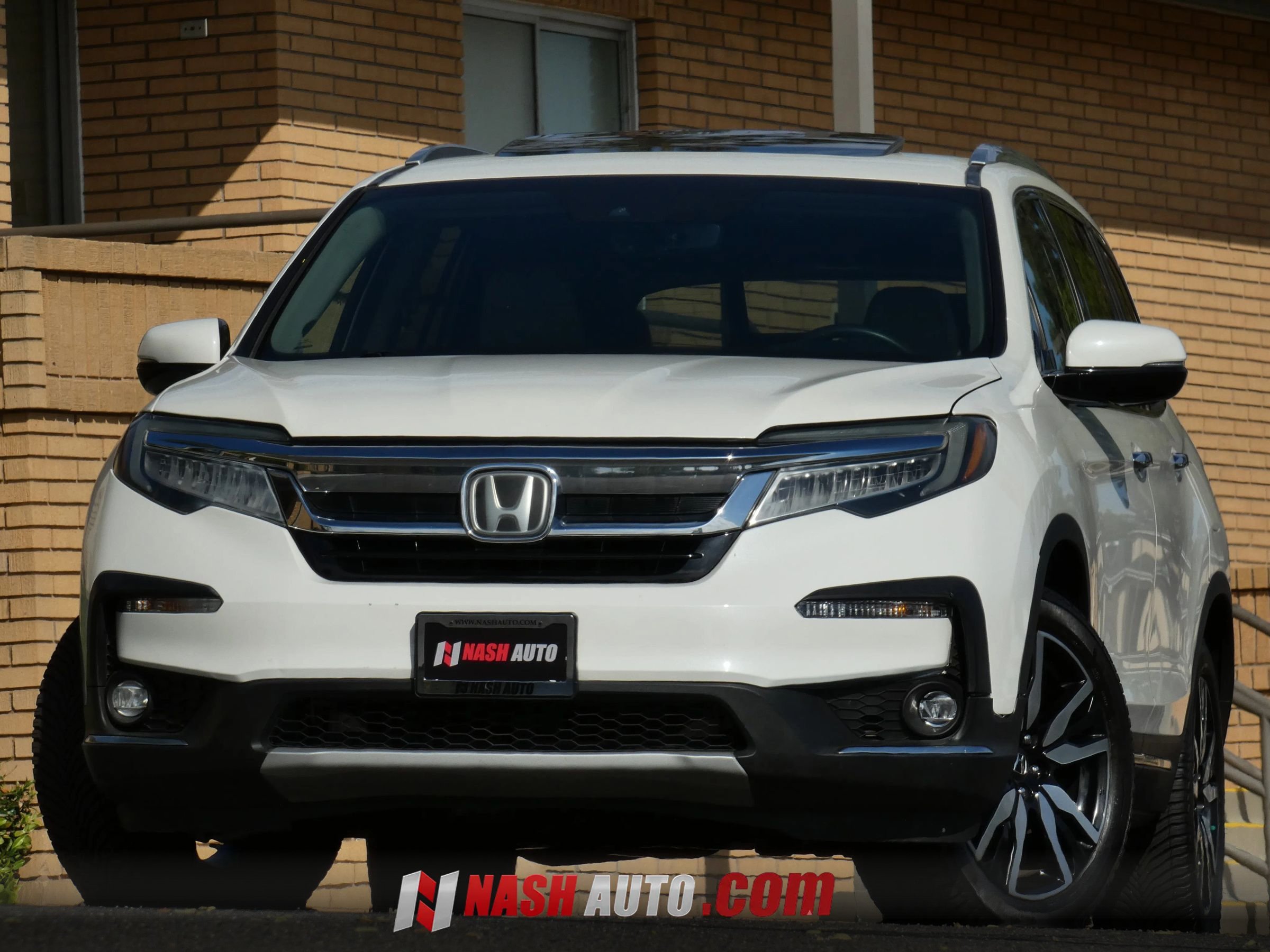 Used 2019 Honda Pilot Touring image 2
