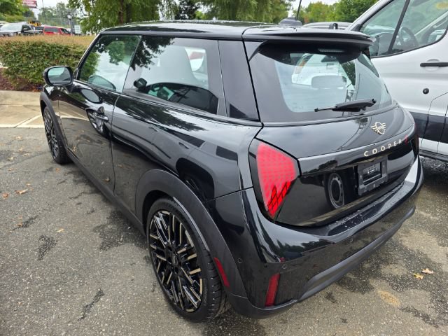 Used 2025 MINI Cooper S FWD image 3