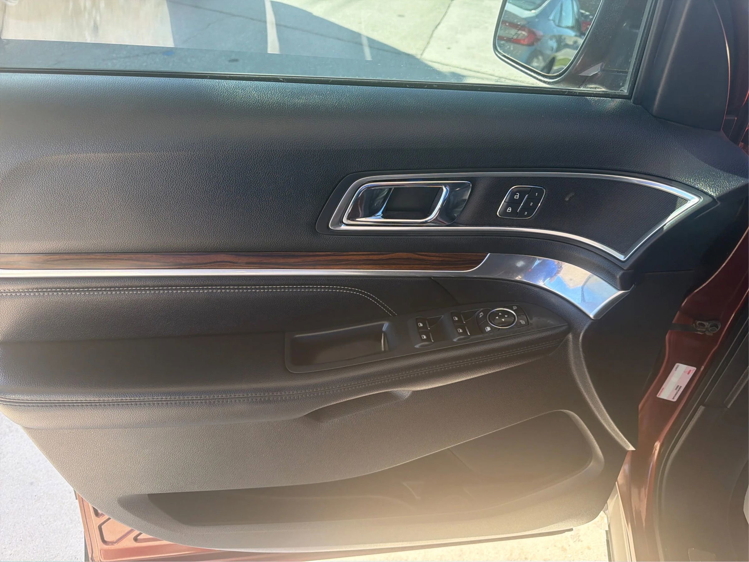 Used 2016 Ford Explorer Limited FWD image 19