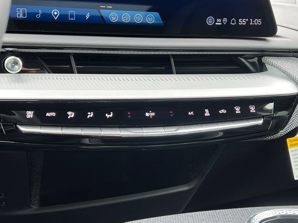 New 2026 Cadillac Optiq Luxury 1 image 24