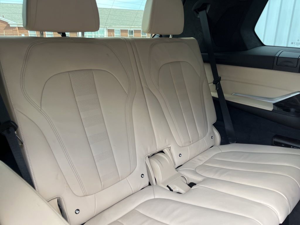 Used 2021 BMW X7 M50i w/ Executive Package image 50