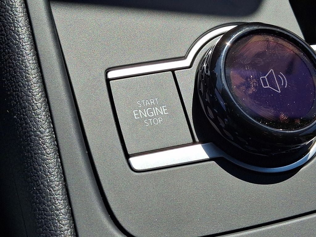 New 2026 Volkswagen Tiguan SE R-Line AWD/4WD image 16