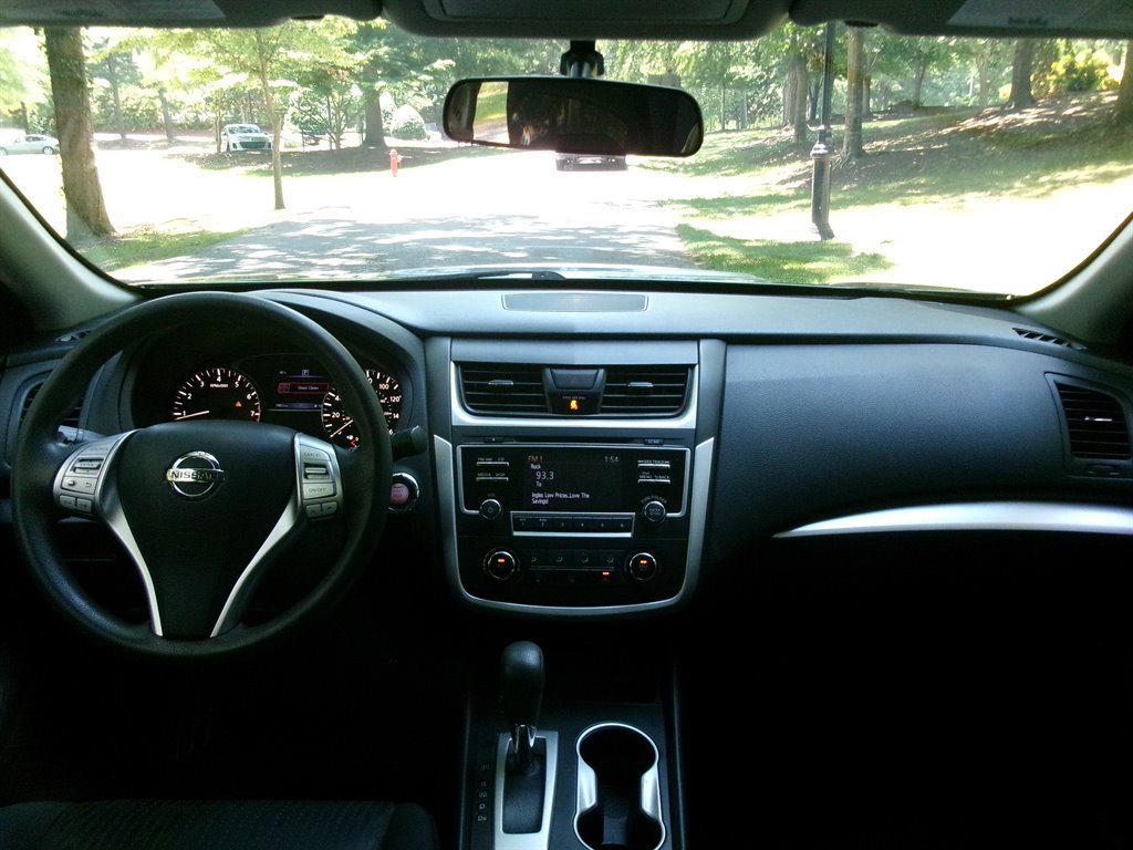 Used 2017 Nissan Altima 2.5 S w/ Power Driver Seat Package FWD image 14