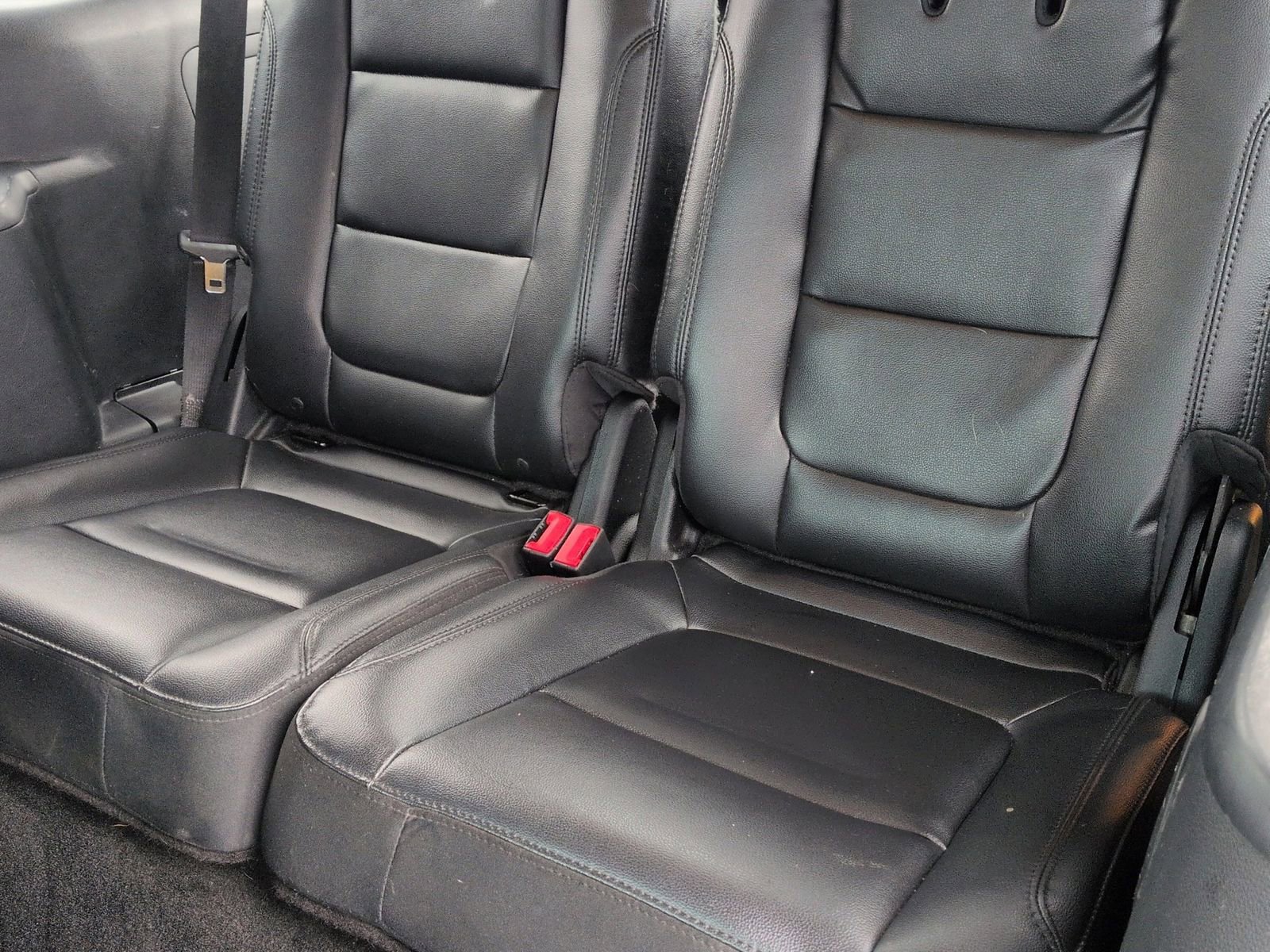 Used 2016 Ford Explorer XLT w/ Equipment Group 202A FWD image 25