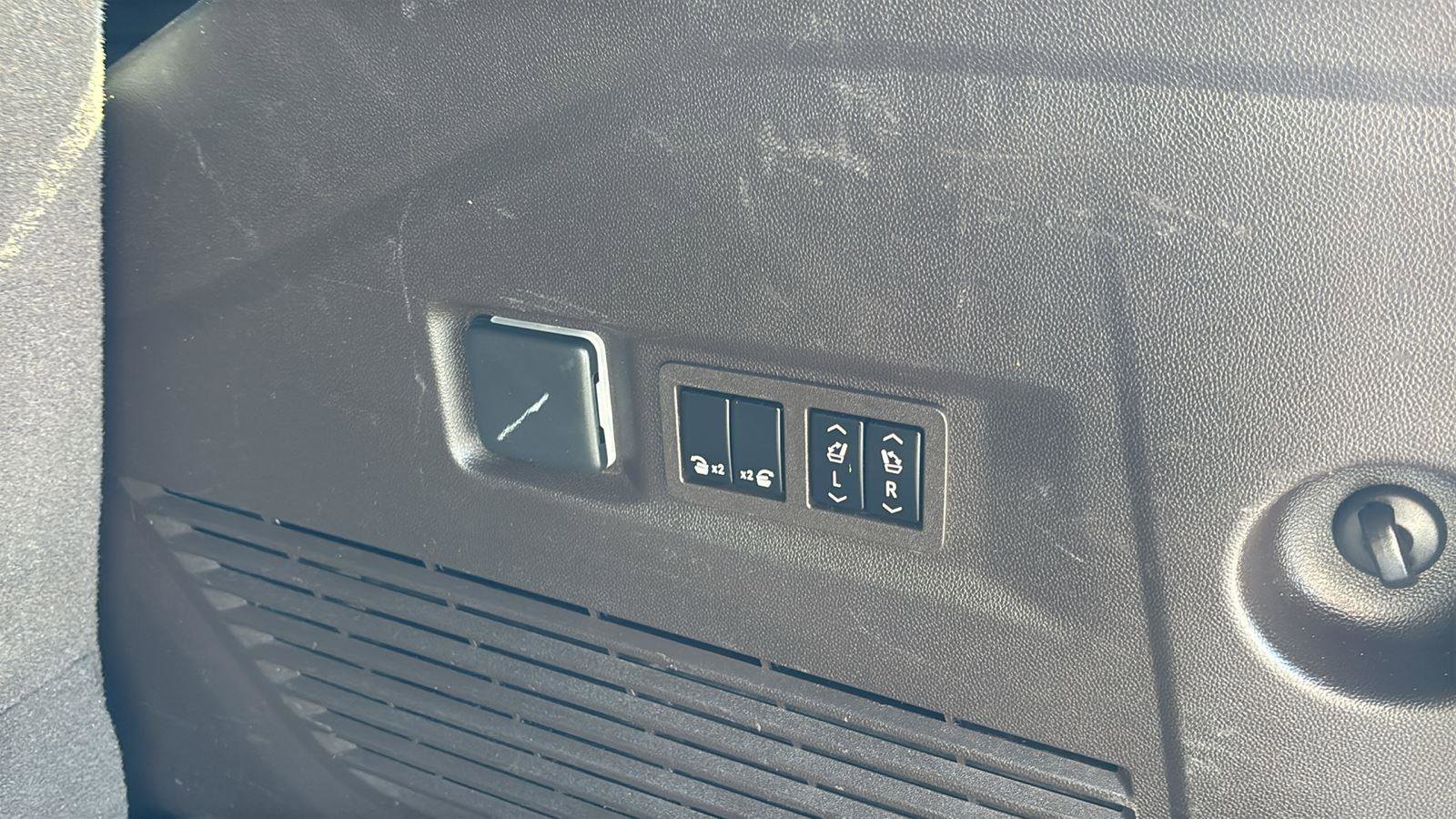 Used 2021 Chevrolet Tahoe Z71 w/ Luxury Package image 20