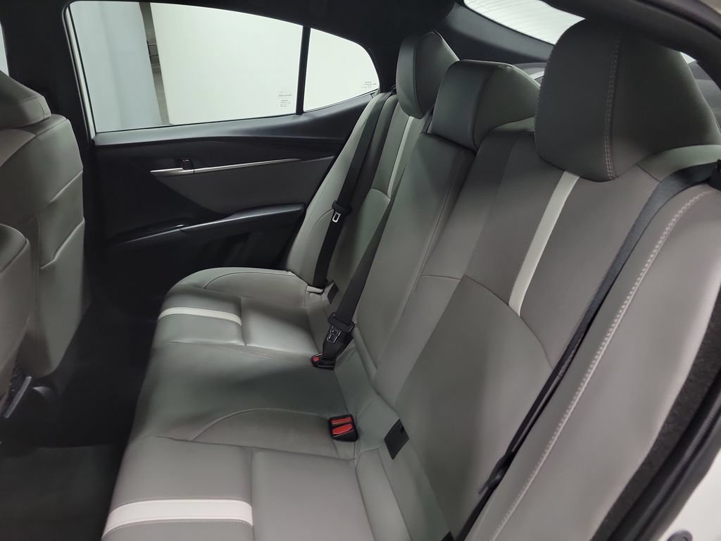 Used 2025 Toyota Camry SE w/ Convenience Package FWD image 30