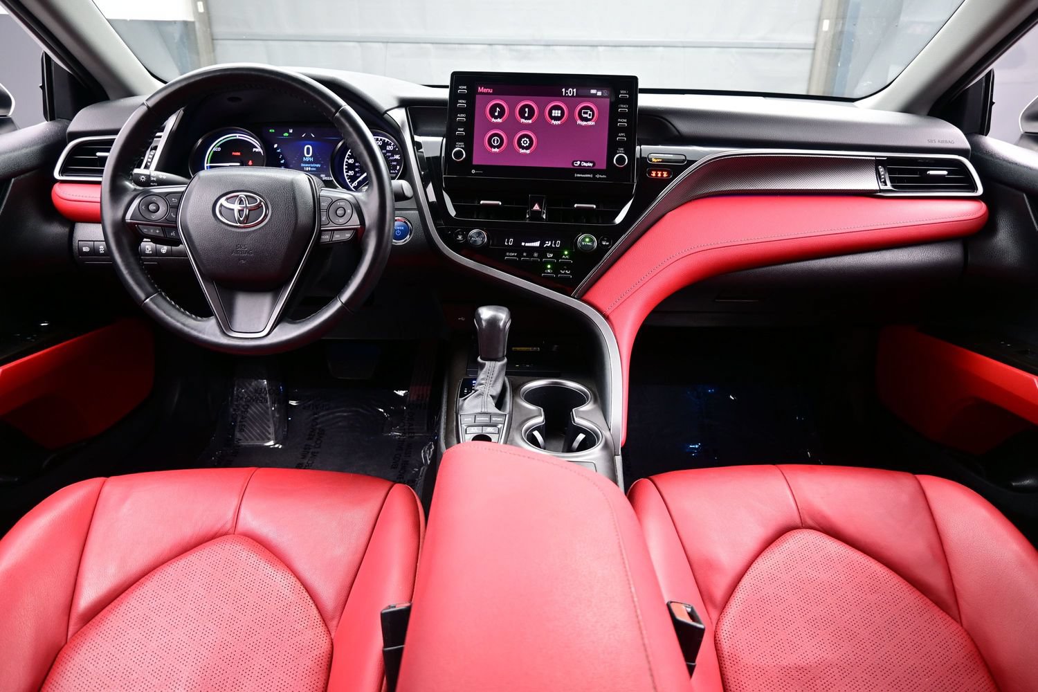 Used 2022 Toyota Camry XSE w/ Cold Weather Package FWD image 17