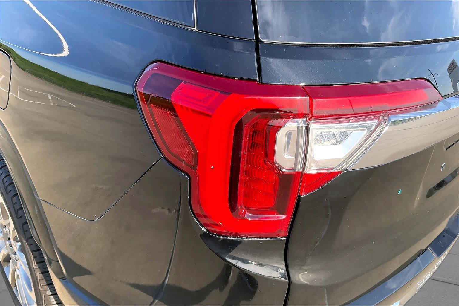 Certified 2023 GMC Acadia Denali w/ Denali Technology Package FWD image 26