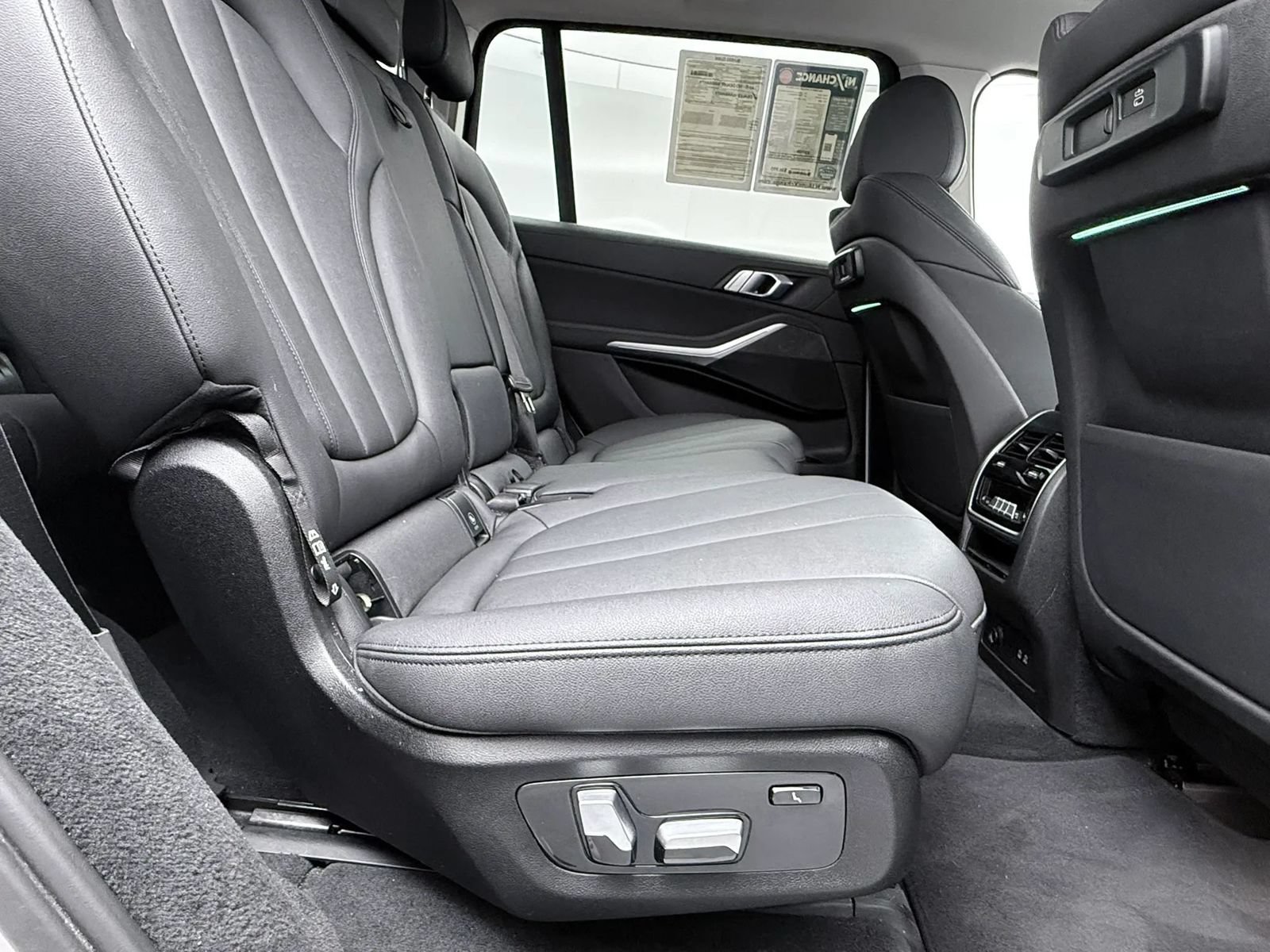 Used 2020 BMW X7 xDrive40i w/ Cold Weather Package AWD/4WD image 15