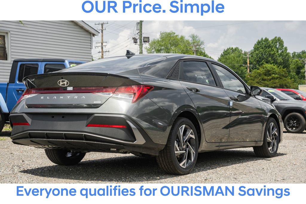 New 2025 Hyundai Elantra SEL image 4