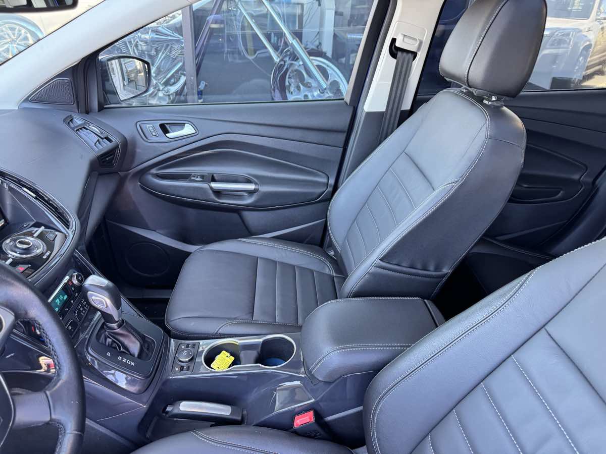 Used 2015 Ford Escape Titanium w/ Equipment Group 301A AWD/4WD image 37