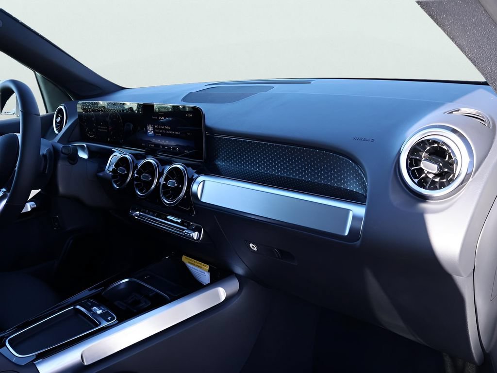 New 2026 Mercedes-Benz GLB 250 4MATIC image 11