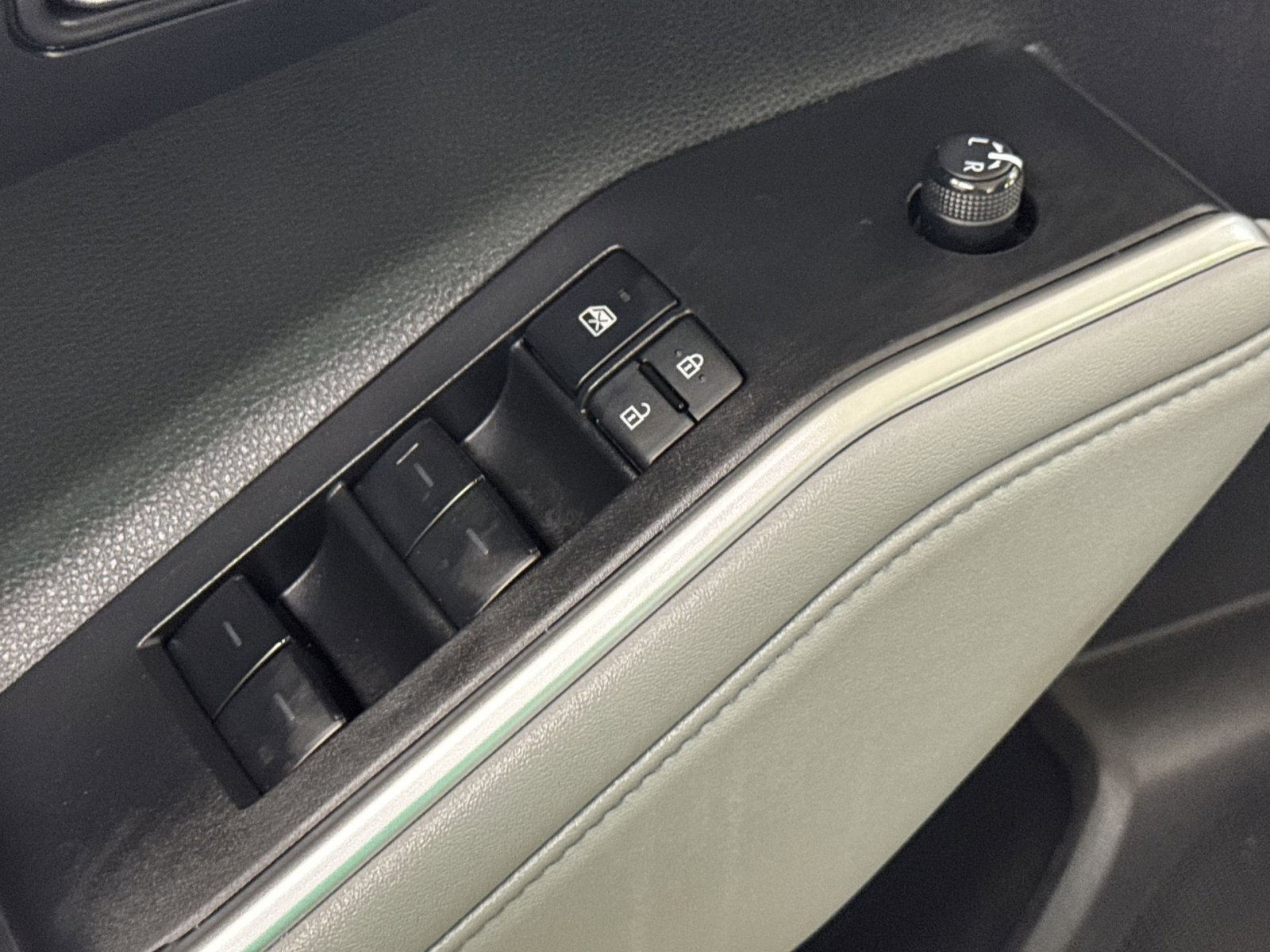 Used 2024 Toyota Highlander XLE image 19