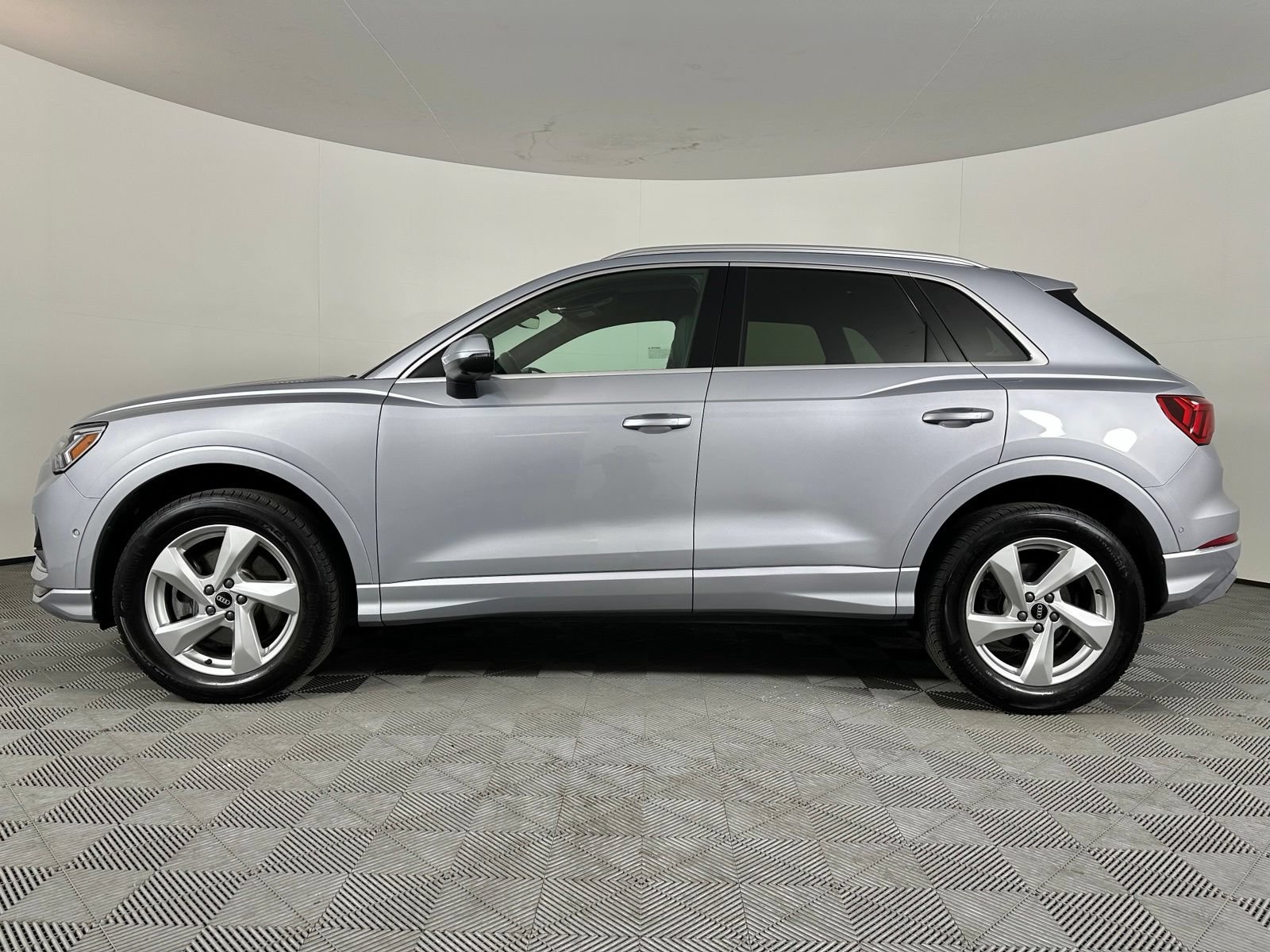 Used 2021 Audi Q3 2.0T Premium Plus AWD/4WD image 18