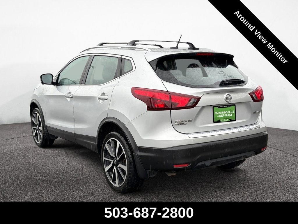 Used 2017 Nissan Rogue Sport SL image 3