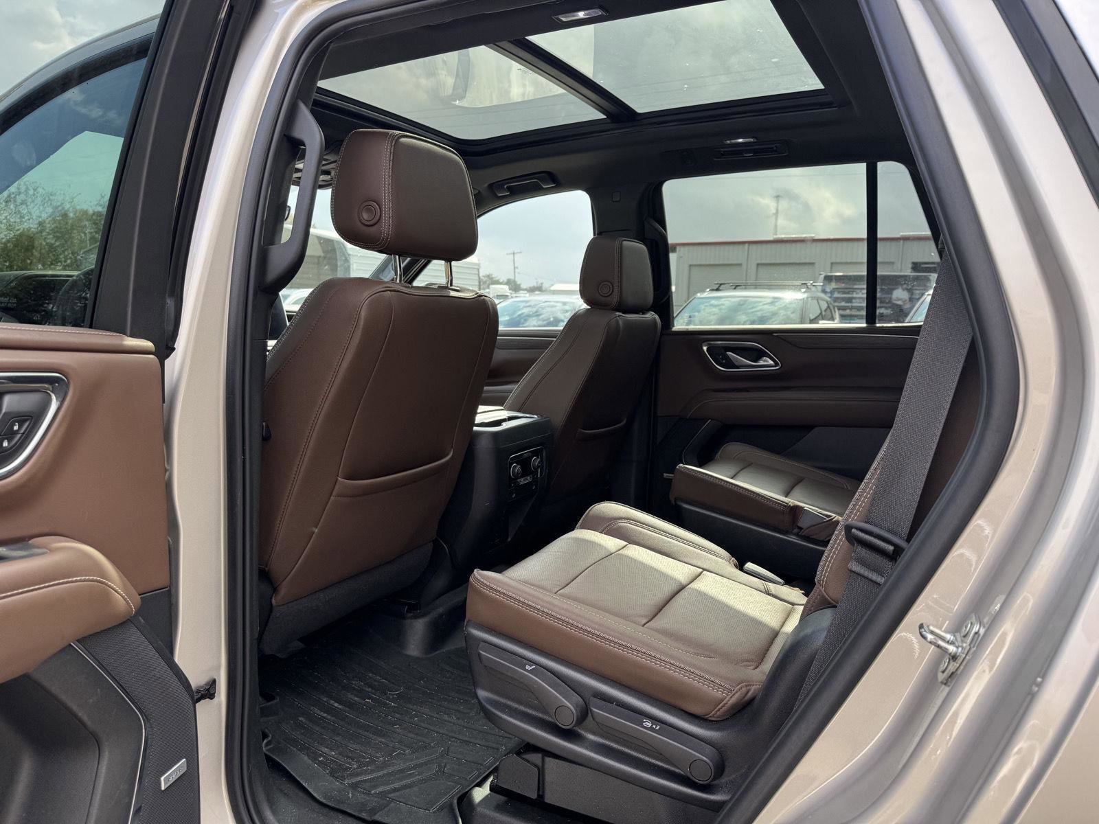 Used 2023 Chevrolet Tahoe High Country w/ Premium Package 2 image 17