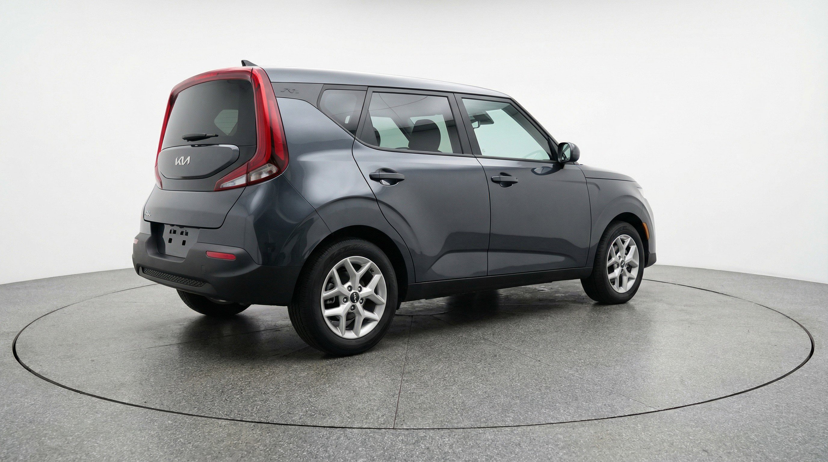 Used 2025 Kia Soul LX w/ LX Technology Package FWD image 9