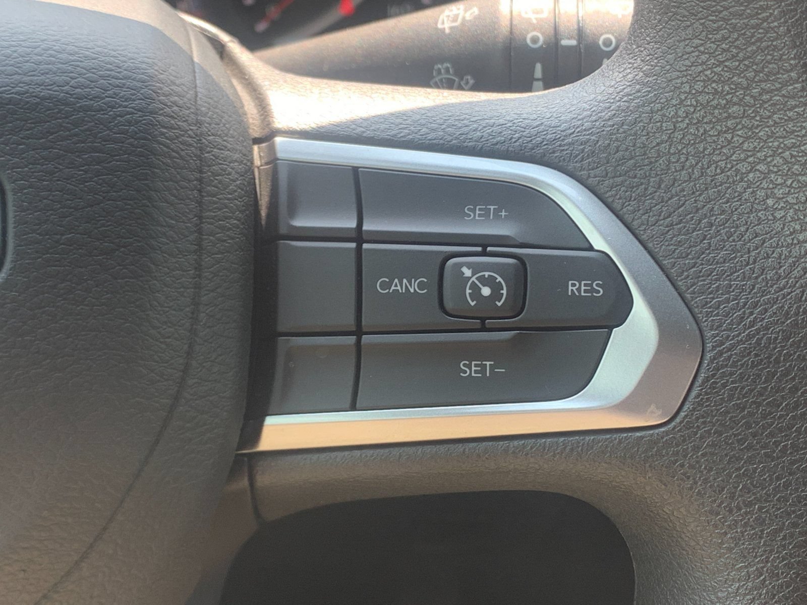 Used 2025 Jeep Compass Sport AWD/4WD image 29