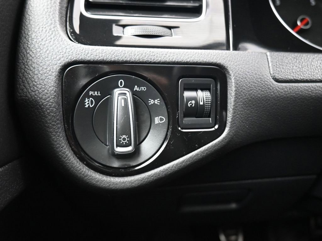 Used 2021 Volkswagen GTI Autobahn image 27